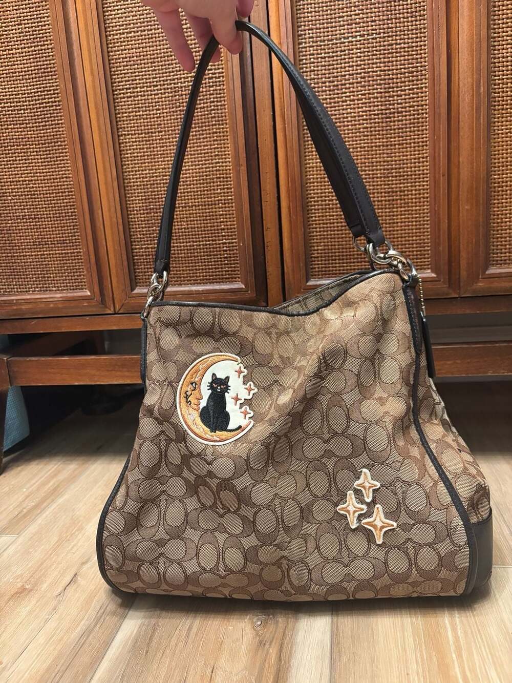 Coach Signature Hobo Canvas Leather Carlyle Shoulder Cat Moth patch
